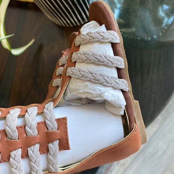 JoyFolie Baby Gladiator Sandals Boho NWOT Flats Brown 4 Booties Baby Shoes - Picture 11 of 13